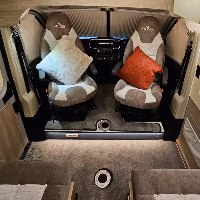 Pulsar Cab Seats No Table Square